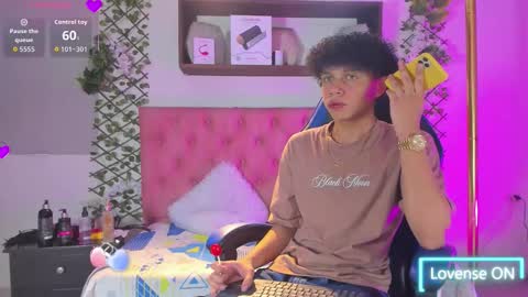 Taylor online show from February 11, 9:31 pm