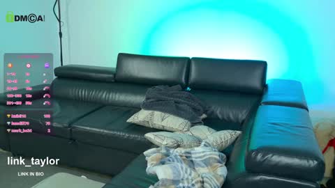 Link Taylor online show from November 15, 10:15 pm