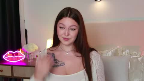 Snapshot of _tessa_may_ chatting on October 28, 9:28 pm _tessa_may_ online show from October 28, 9:28 pm