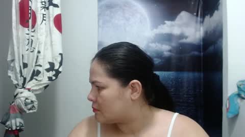 Snapshot of _thamaraa_ chatting on April 10, 1:11 am Tamara online show from April 10, 1:11 am