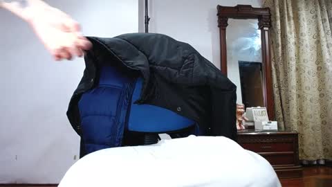 Snapshot of _the_dark_side_of_the_moon_ chatting on December 13, 3:27 am _the_dark_side_of_the_moon_ online show from December 13, 3:27 am