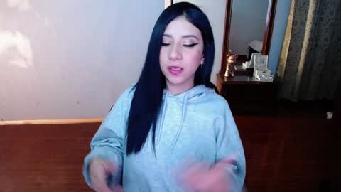 Snapshot of _the_dark_side_of_the_moon_ chatting on February 2, 8:24 am _the_dark_side_of_the_moon_ online show from February 2, 8:24 am