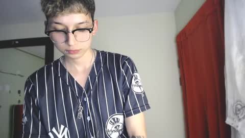 Thomas online show from December 19, 10:10 pm