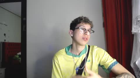 Thomas online show from December 22, 6:04 pm