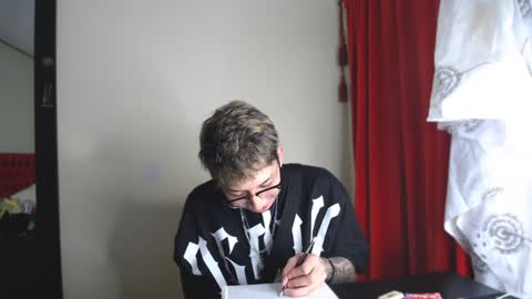 Thomas online show from December 27, 7:57 pm