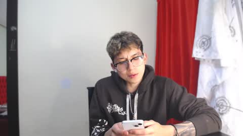 Thomas online show from December 29, 10:03 pm