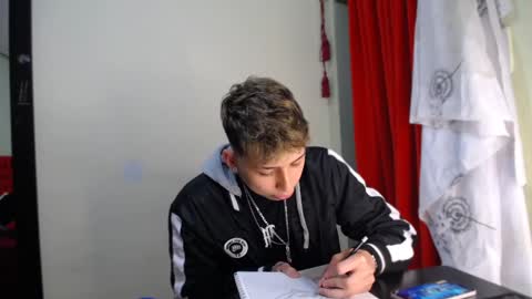 Thomas online show from January 3, 8:54 pm