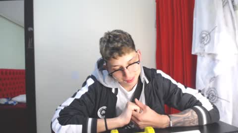 Thomas online show from January 8, 7:03 pm