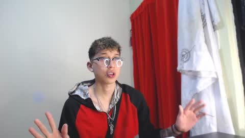 Thomas online show from January 9, 10:09 pm