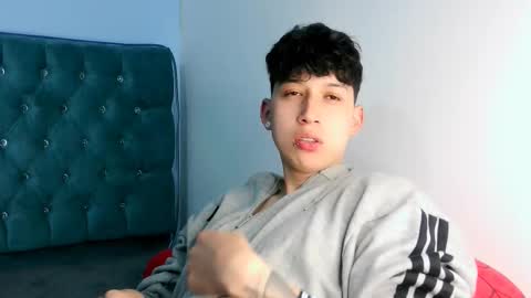 Thomas online show from February 19, 6:48 pm