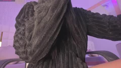 Snapshot of _tinyrousse_ chatting on October 27, 7:07 pm Rousse online show from October 27, 7:07 pm