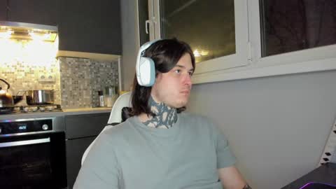 _torfin_ online show from December 4, 11:46 pm