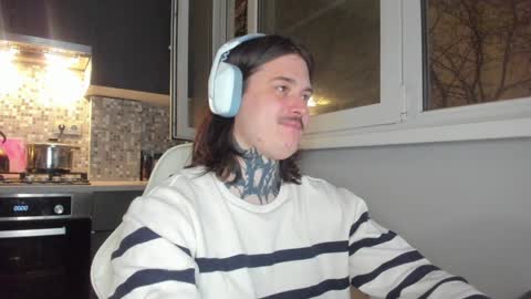 _torfin_ online show from January 7, 4:48 pm