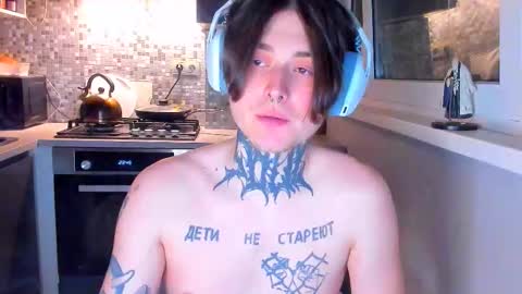 _torfin_ online show from March 7, 12:18 am