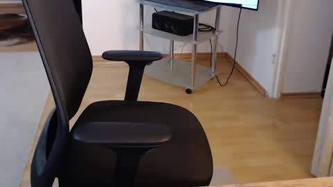 Snapshot of _trythis_ chatting on November 10, 9:03 pm _trythis_ online show from November 10, 9:03 pm