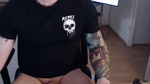 Snapshot of _trythis_ chatting on November 21, 5:33 pm _trythis_ online show from November 21, 5:33 pm