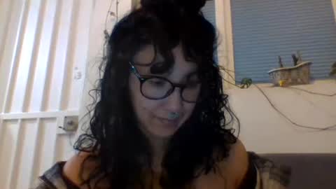 Snapshot of _tutti_frutti_ chatting on January 3, 6:33 am _tutti_frutti_ online show from January 3, 6:33 am