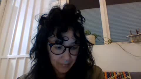 Snapshot of _tutti_frutti_ chatting on January 12, 5:24 am _tutti_frutti_ online show from January 12, 5:24 am