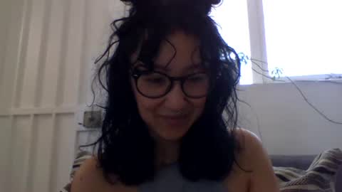 Snapshot of _tutti_frutti_ chatting on February 8, 8:32 pm _tutti_frutti_ online show from February 8, 8:32 pm