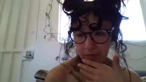 Snapshot of _tutti_frutti_ chatting on February 13, 9:38 pm _tutti_frutti_ online show from February 13, 9:38 pm