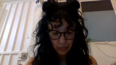 Snapshot of _tutti_frutti_ chatting on February 16, 5:48 am _tutti_frutti_ online show from February 16, 5:48 am