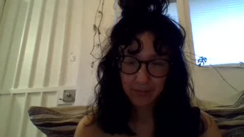 Snapshot of _tutti_frutti_ chatting on February 23, 12:19 am _tutti_frutti_ online show from February 23, 12:19 am