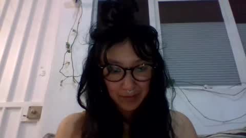 Snapshot of _tutti_frutti_ chatting on March 11, 2:54 am _tutti_frutti_ online show from March 11, 2:54 am