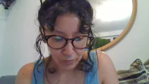 Snapshot of _tutti_frutti_ chatting on October 12, 12:53 am _tutti_frutti_ online show from October 12, 12:53 am