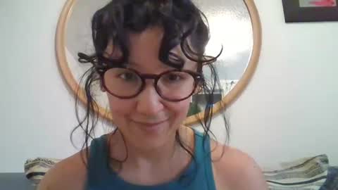 Snapshot of _tutti_frutti_ chatting on October 16, 3:51 am _tutti_frutti_ online show from October 16, 3:51 am