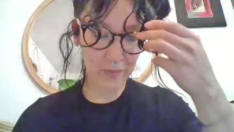 Snapshot of _tutti_frutti_ chatting on November 14, 2:43 am _tutti_frutti_ online show from November 14, 2:43 am