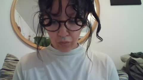 Snapshot of _tutti_frutti_ chatting on November 15, 4:43 am _tutti_frutti_ online show from November 15, 4:43 am