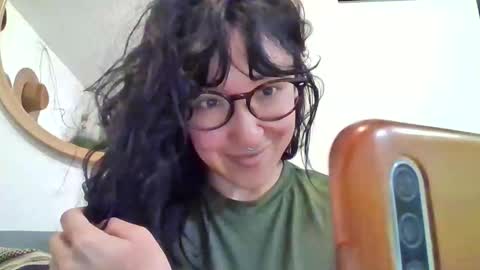 Snapshot of _tutti_frutti_ chatting on November 17, 1:11 am _tutti_frutti_ online show from November 17, 1:11 am