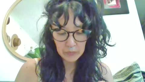 Snapshot of _tutti_frutti_ chatting on November 20, 2:45 am _tutti_frutti_ online show from November 20, 2:45 am