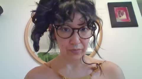 Snapshot of _tutti_frutti_ chatting on November 24, 3:39 am _tutti_frutti_ online show from November 24, 3:39 am