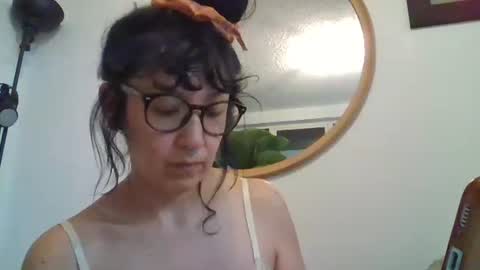 Snapshot of _tutti_frutti_ chatting on November 28, 6:05 am _tutti_frutti_ online show from November 28, 6:05 am