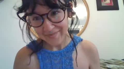 Snapshot of _tutti_frutti_ chatting on December 1, 12:15 am _tutti_frutti_ online show from December 1, 12:15 am