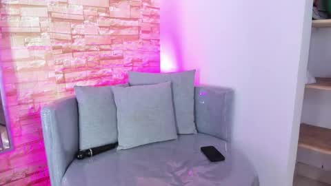 _valeria_saenz_ online show from January 12, 8:14 pm