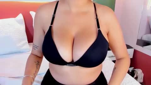 Snapshot of _valeryboobs_ chatting on October 8, 1:20 pm _valeryboobs_ online show from October 8, 1:20 pm