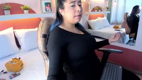 Snapshot of _valeryboobs_ chatting on May 27, 1:41 pm _valeryboobs_ online show from May 27, 1:41 pm