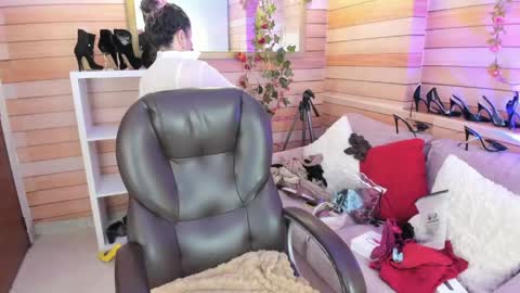 Snapshot of _victoria_collins chatting on May 28, 10:56 am Sol online show from May 28, 10:56 am
