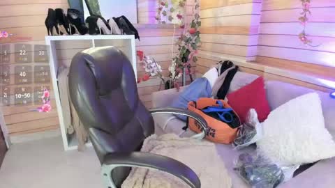 Snapshot of _victoria_collins chatting on May 31, 10:33 am Sol online show from May 31, 10:33 am