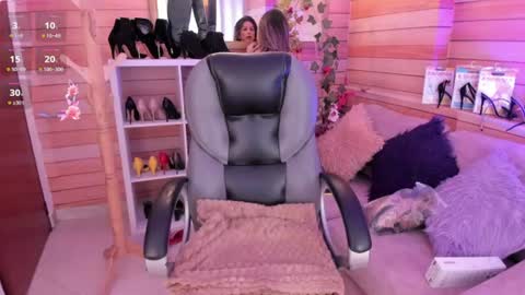 Snapshot of _victoria_collins chatting on June 17, 11:23 am Sol online show from June 17, 11:23 am