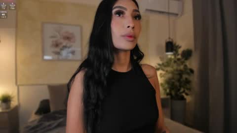 Snapshot of _victoria_lee chatting on May 21, 12:01 pm Victoria online show from May 21, 12:01 pm