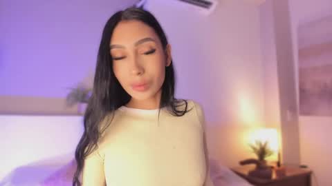 Snapshot of _victoria_lee chatting on May 28, 12:24 pm Victoria online show from May 28, 12:24 pm