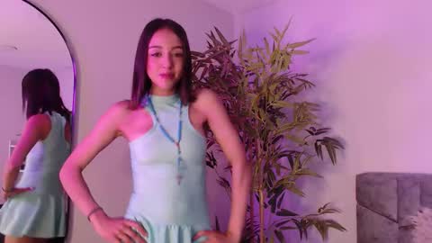 Snapshot of _violeta_owo_ chatting on September 9, 12:15 pm Evelyn online show from September 9, 12:15 pm