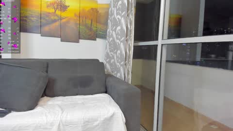 Snapshot of _violetadulce chatting on December 6, 2:46 am Violeta online show from December 6, 2:46 am