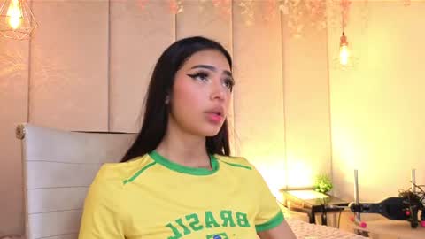 Snapshot of _viollettenoir_ chatting on July 23, 7:56 pm online show from July 23, 7:56 pm
