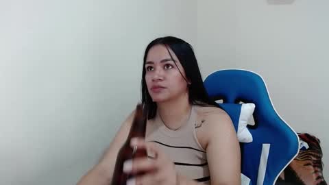 Snapshot of _vitoria1 chatting on January 1, 1:47 am Victoria online show from January 1, 1:47 am