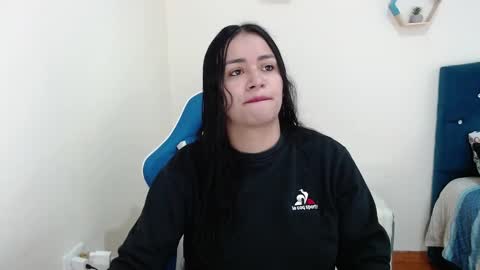 Snapshot of _vitoria1 chatting on January 4, 3:29 am Victoria online show from January 4, 3:29 am