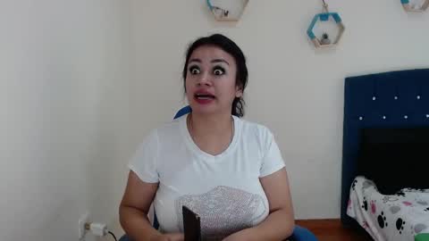 Snapshot of _vitoria1 chatting on March 3, 2:36 am Victoria online show from March 3, 2:36 am